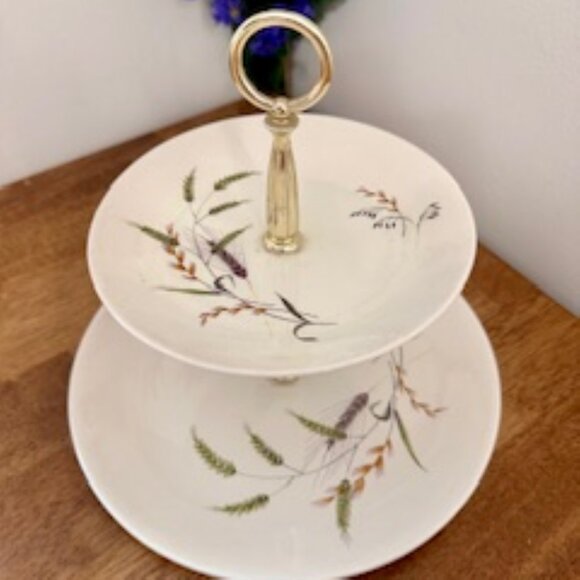 Crown Essex Canadiana 2-Tiered Tray Vintage Staffordshire England Cake Stand Des - Picture 2 of 4